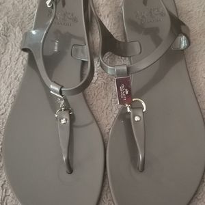 Flat thong sandals